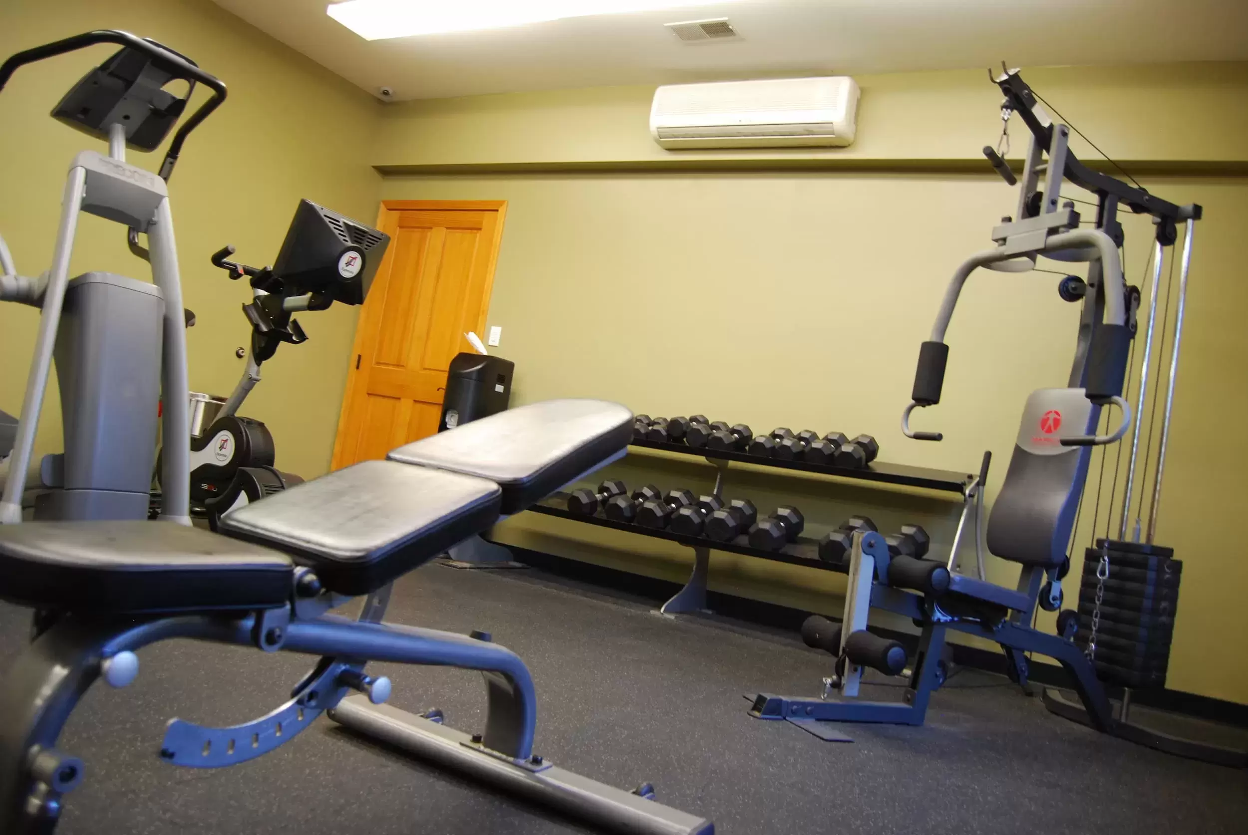 Equipment in the fitness center at Liv Wildwood Apartments
